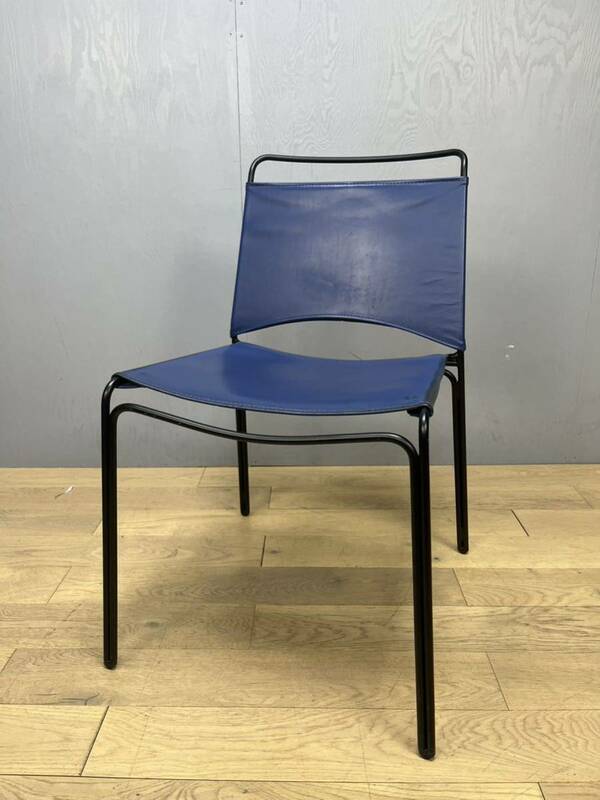 m.a.d. furniture design　TRACE CHAIR　トレースチェア　ダイニングチェア　レザーチェア　ネイビーブルー　⑪