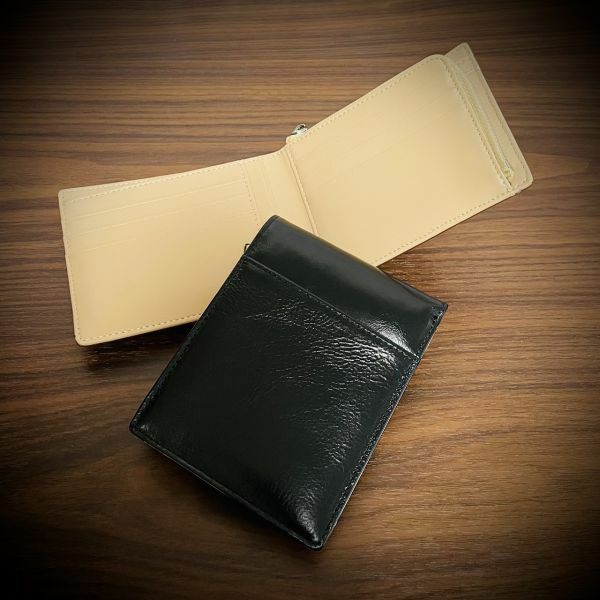 オイルレザー メンズ財布 二つ折り財布 カード１１枚収納 本革 牛革 機能性 折財布 ブラック 黒 送料無料