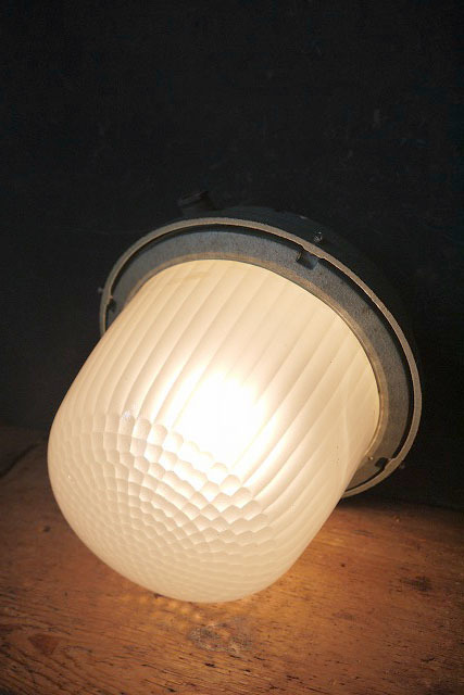 アンティーク　フランス　HOLOPHANE製　メタル×ガラス　壁付けランプ　D　ライト　ランプ　照明　ウォールランプ