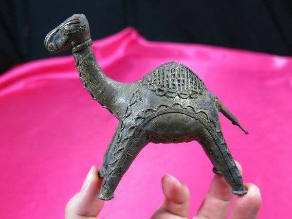 ｃ　古銅駱駝像　インド 金工　/　ヒンズー教　神像　駱駝像　らくだ像　御利益