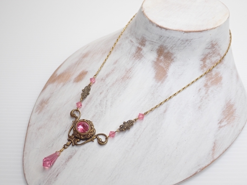 N716　ヴィンテージ ネックレス ピディリーリンク　PIDIDDLY LINKS　ピンクカラー　ビーズチャーム　42cm　アクセサリー Vintage necklace