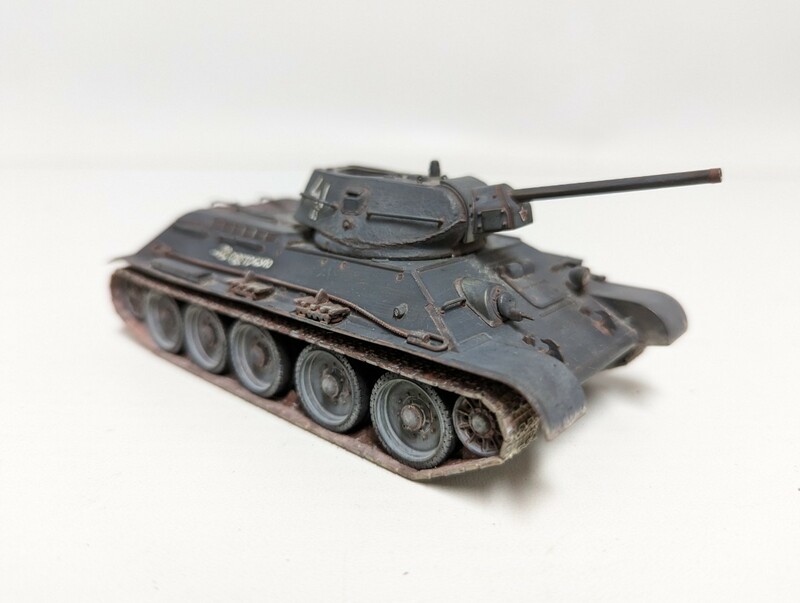 ■ 完成品 1/48 T34/76 1941年型 戦車 プラモデル■