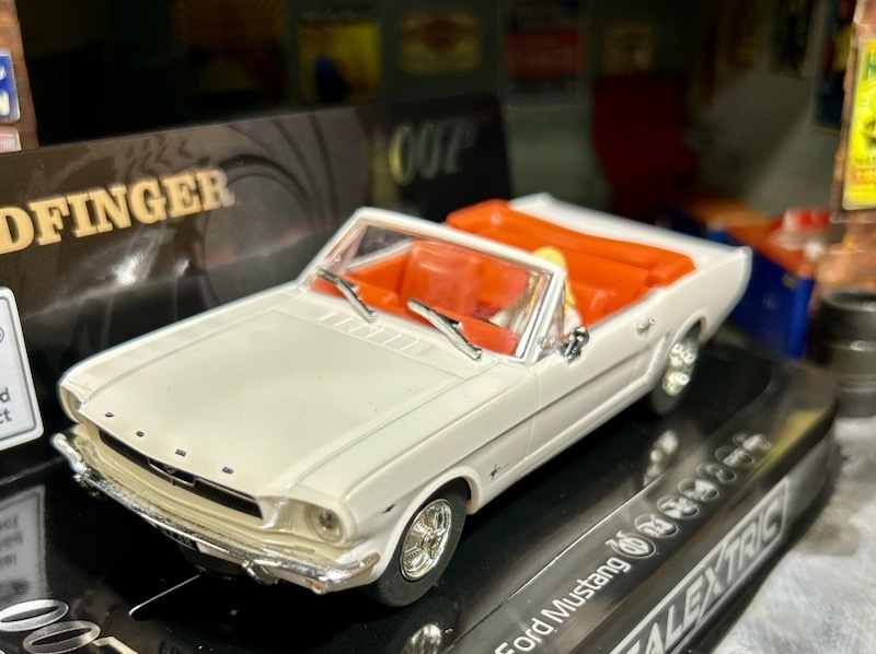 1/32 SCALEXTRIC C4404 James Bond Ford Mustang Goldfinger スロットカー