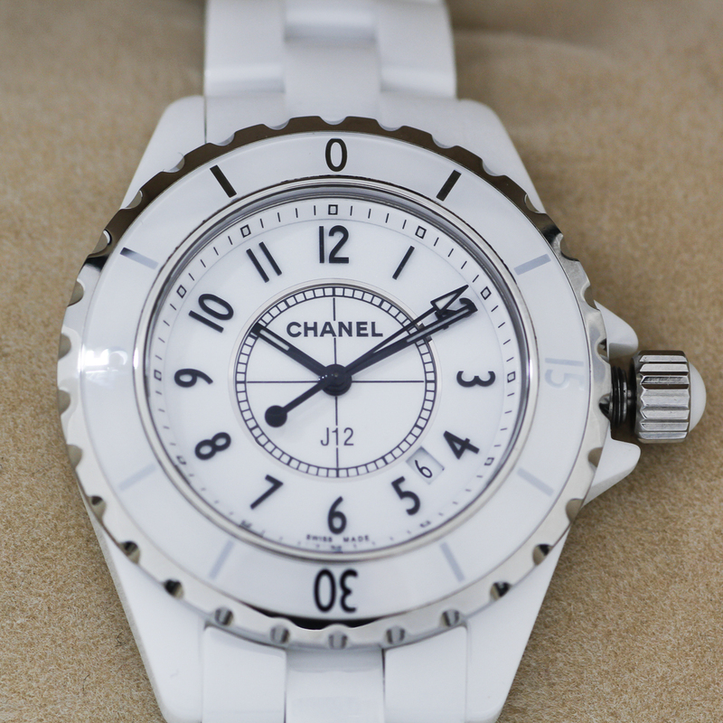 シャネル　CHANEL　J12　レディース　腕時計　33mm　セラミック　白　ホワイト　H0968　クォーツ
