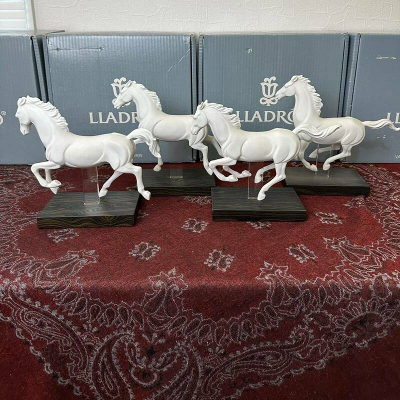 廃盤品◇スペイン製 リヤドロ LLADRO ギャロップ Ⅰ.Ⅱ.Ⅲ.Ⅳ ホース 白馬 台座付き 馬 4頭 4体セット 白磁 置物 オブジェ 人形 フィギュア