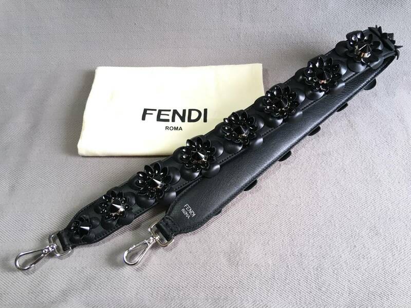 新品 本物 FENDI フェンディ お花 フラワー モチーフ ストラップ ユー STRAP YOU バッグ ショルダー 黒 ブラック