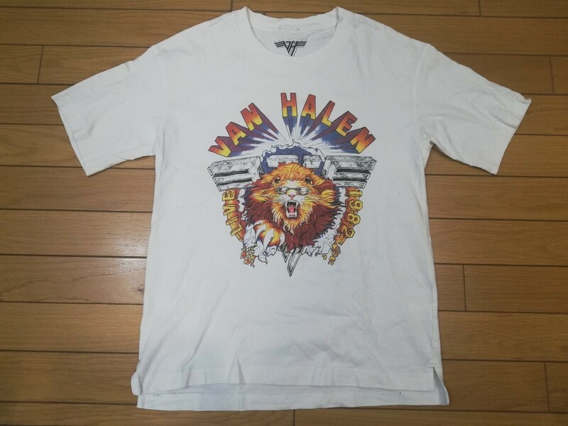 未使用品UT 【”Van Halenヴァン・ヘイレン“1982年ライブプリント　レプリカTシャツ】◆Sサイズ