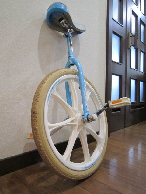 良品 お子様のバランス感覚　運動神経アップに役立つ 一輪車 Uni cycle