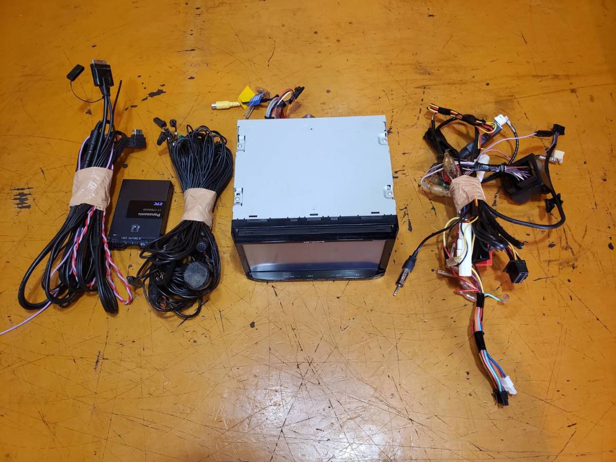 ナビゲーションカロッツェリアAVIC-MRZ99//2013年 動作確認済みです