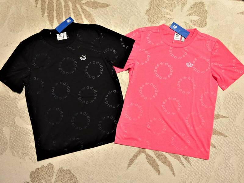 新品 送料込み!! アディダスオリジナルス Ｌ 半袖Tシャツ2枚 デボス加工プリントが大人気!! ブラック黒 ピンク adidas originals 即決