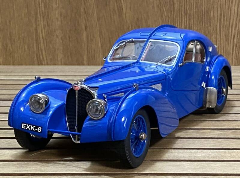 CMC 1/18 Bugatti Typ 57SC Atlantic Coupe Chassis-Nr. 57.591 (R.B. Pope) 1938 ◆ ブガッティアトランティック クーペ M-083