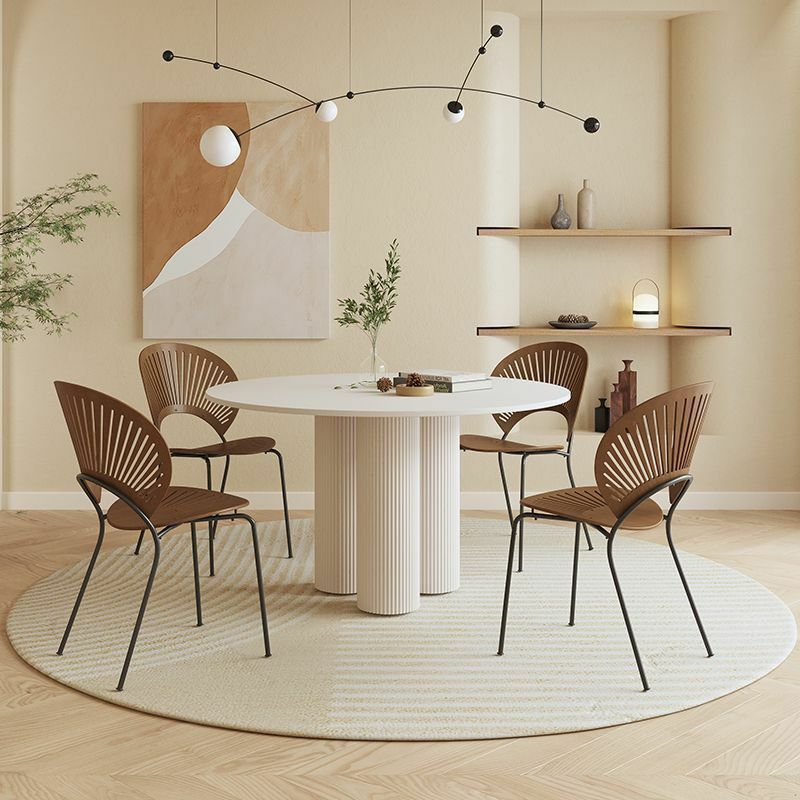 北欧デザインのダイニングテーブル　ラウンド型　コーヒーテーブルにも 家具 机 インテリア 白 ホワイト リビング カフェスペース