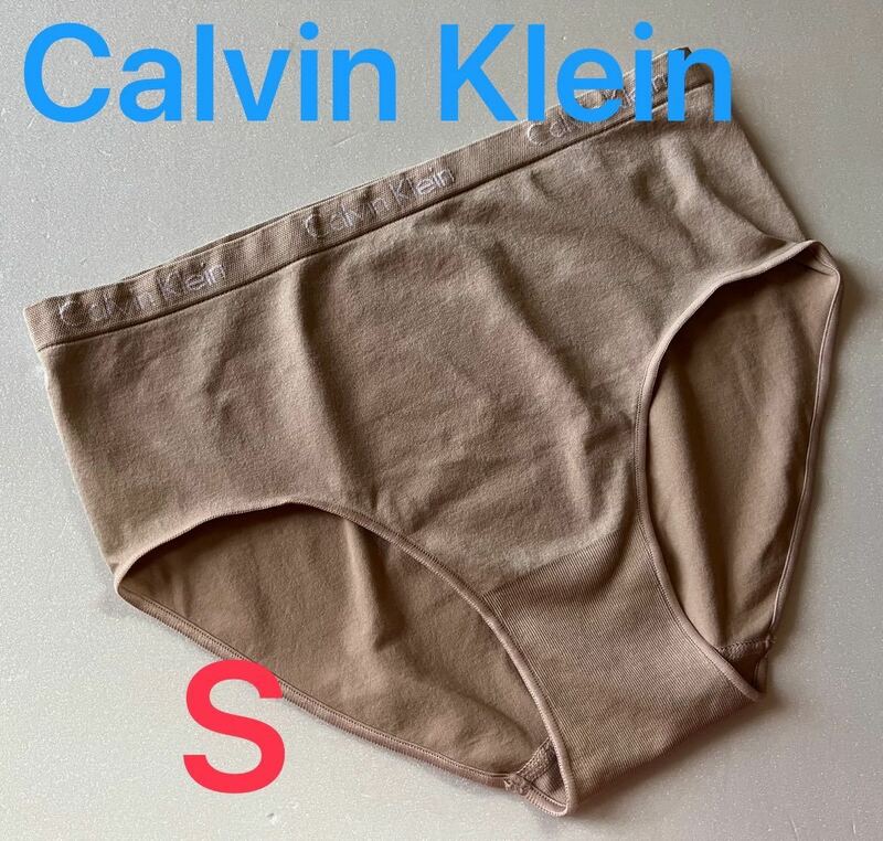【送料無料】新品★36 Calvin Klein カルバンクライン ショーツ Sサイズ 日本サイズM位 ベージュ1