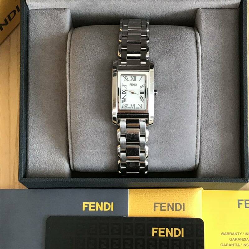 美品　FENDI フェンディ レディース腕時計 024-7600L シェル文字盤　