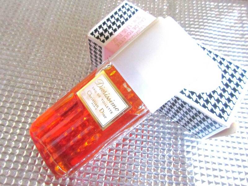 ディオリッシモ　香水　/ ディオール　香水史上に残る名香の一つに数えられるフローラル・フローラルの最高傑作 3,800円均一セール