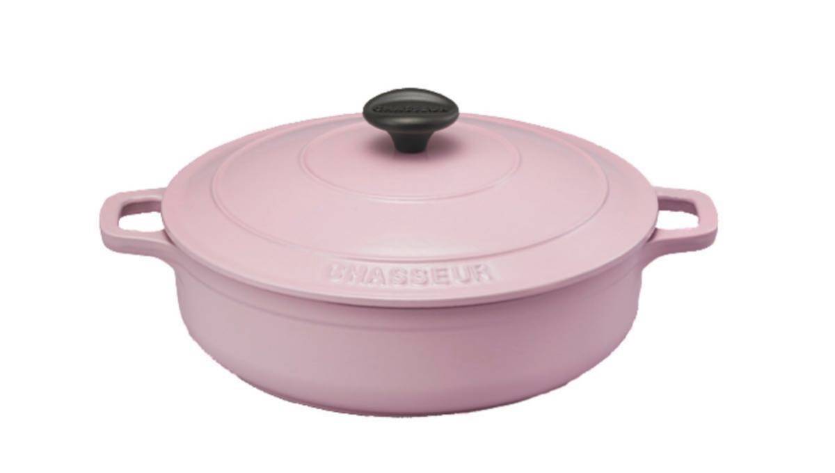 お値下げ★即決★シャスール★ローキャセロール２４cm★日本限定色サクラピンク★国内正規品★鋳物★