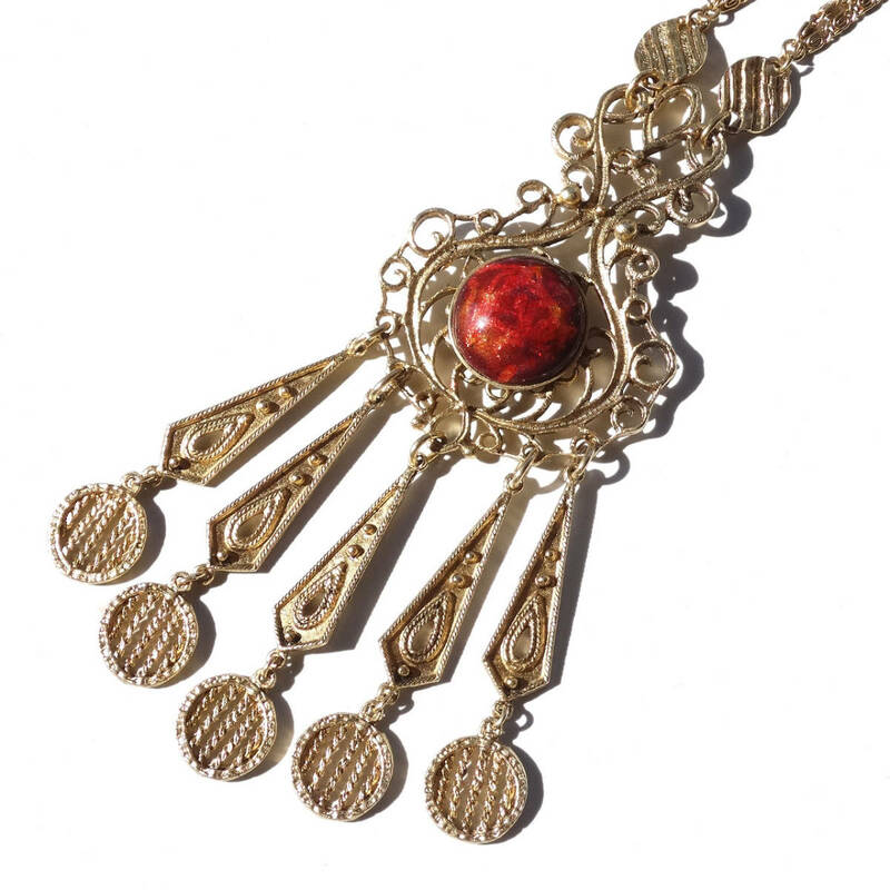 ★70s Vintage gold tone gothic design red cloisonne ware necklace