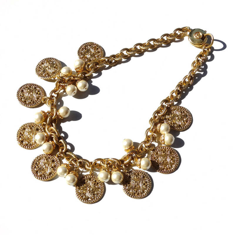 ★「SONIA RYKIEL」Paris vintage gold tone fake pearl design necklace