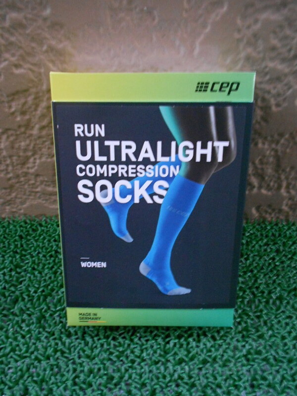 ◎ウィメンズ 3192012 2263 (足長/23-25cm ふくらはぎ周囲/Ⅲ:32-38cm) RUN ULTRALIGHT COMPRESSIN SOCKS　WOMEN 64ブルー◎