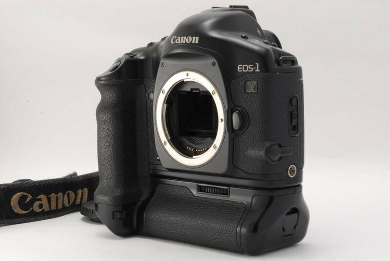 Canon EOS-1V HS (POWER DRIVE BOOSTER PB-E2付き) ボディ動作も写りもOKです。新品時のマット感あり概ねキレイです。ストラップ付き