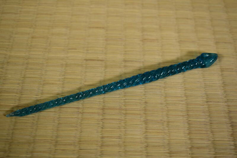 【和】(6549)　時代古作　ぎやまん藍硝子かんざし　装飾具