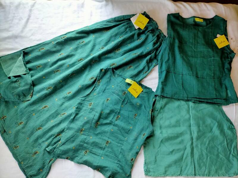 即決4点セット　緑のインド綿のロングスカートとトップス３枚のセット★金糸スパンコール付きでとても素敵な生地です