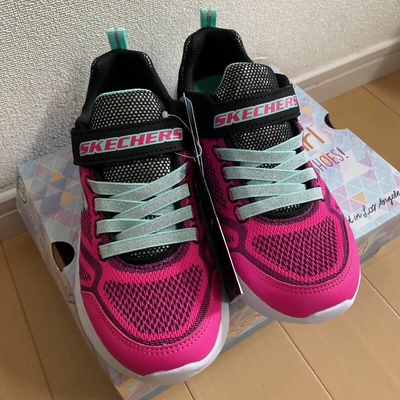 送料無料　匿名　新品　スケッチャーズ　Skechers スニーカー　22cm 運動靴　ピンク×水色×黒キラキラ　送料込み