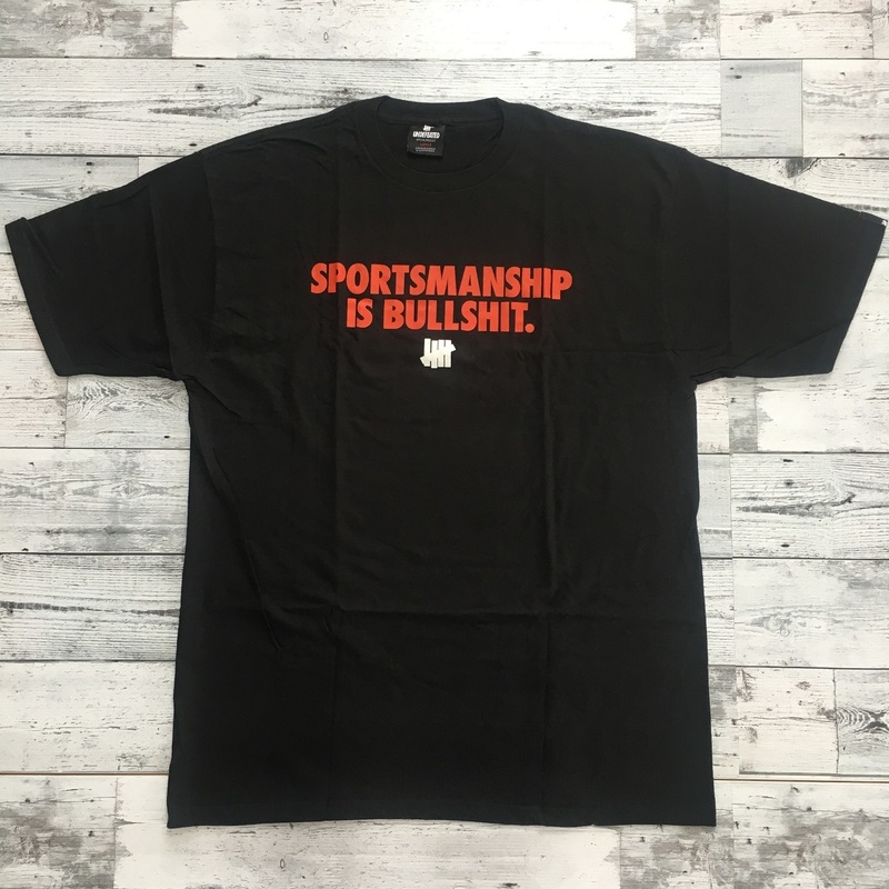 【希少/未使用/送料無料】 2010 UNDEFEATED SPORTSMANSHIP IS BULLSHIT TEE 黒/赤 Lサイズ 未復刻 "BRED" 旧ボディ ピスネーム付き