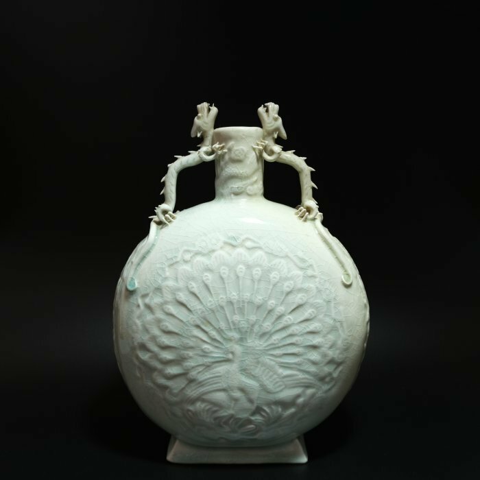 中国文物 古瓷 収集家の放出品 青瓷 宋代 龍鳳紋雙龍耳抱月瓶