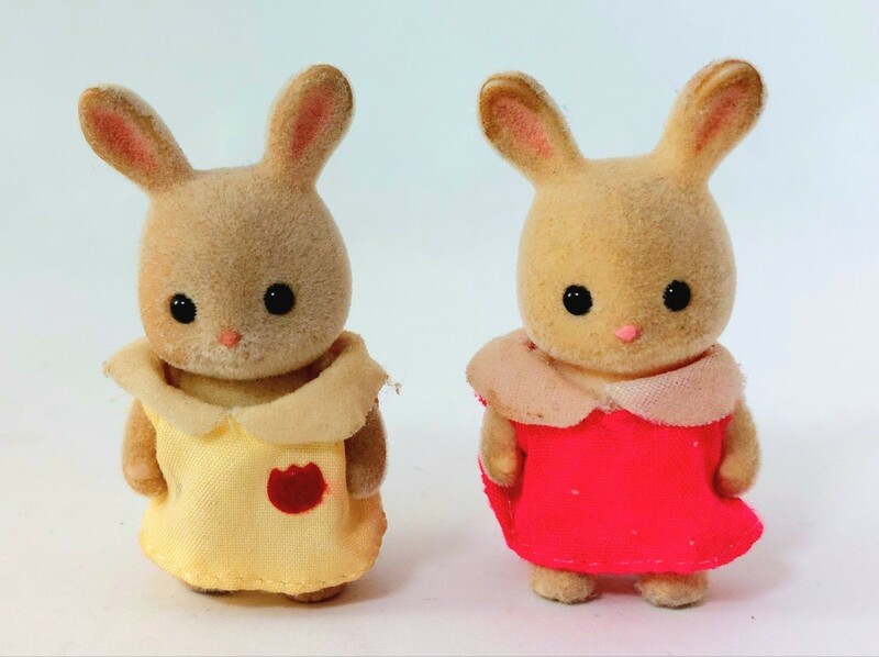 送料200円～☆お探しの方に!エポック社 シルバニアファミリー「ウサギ 赤ちゃん ようちえん」人形 2種セット おもちゃ 玩具 フィギュア