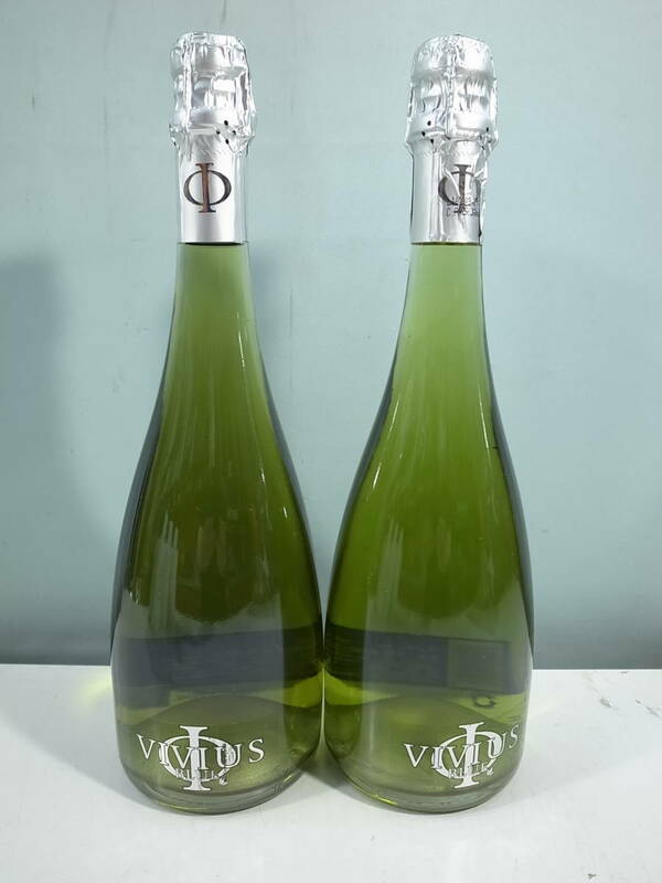 □洋酒 未開栓 VIVIUS ヴィヴィウス　ブルー 750ml 5.5度 2本まとめて　甘味果実酒（管理：2471）