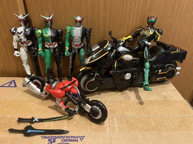 仮面ライダーオーズ(欠損)ライドベンダー　仮面ライダーW サイクロンジョーカーエクストリームファングジョーカー　仮面ライダー アクセル