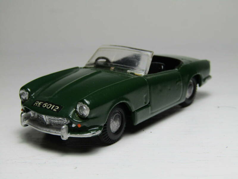 Triumph Spitfire 1/43 位 トライアンフ スピットファイア Mk I vintage ヴィンテージGB グリーン 鋳造製 英国名車 年代物 本体のみ UK 