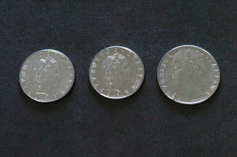 イタリア　旧硬貨 100リラ　1枚　1979年、　50リラ　2枚　1977、78年LItaliana　計3枚