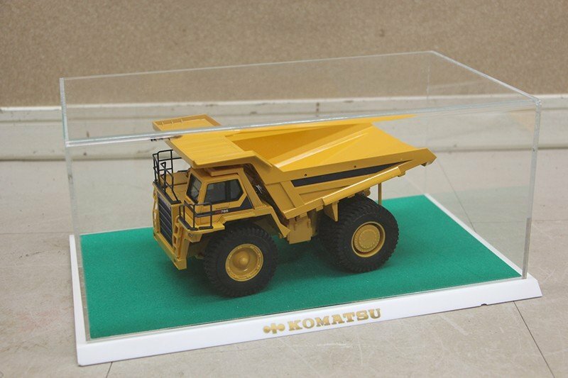 KOMATSU ミニチュア HD785 ダンプトラック ケース アクリルケース コマツ 台座 付