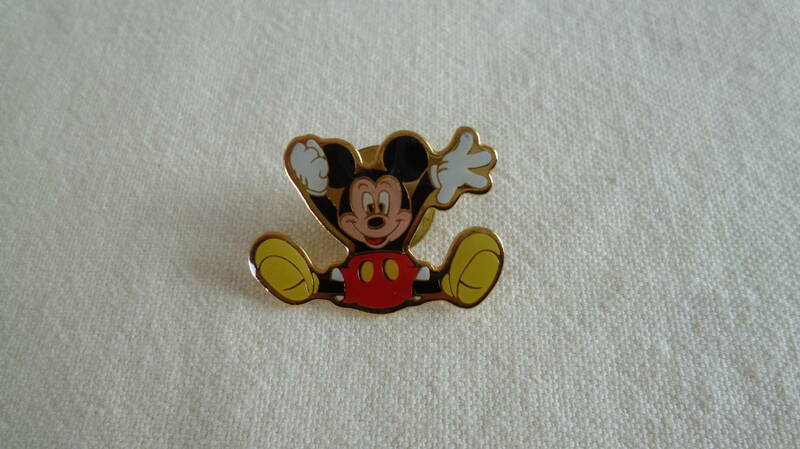 ☆ 美品　ディズニー　Disney　ミッキーマウス ピンバッジ 