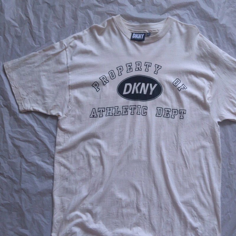 90s DKNY 三段プリント Tシャツ フリーサイズ シングルステッチ ヴィンテージTシャツ 三段プリント リバースウィーブ champion