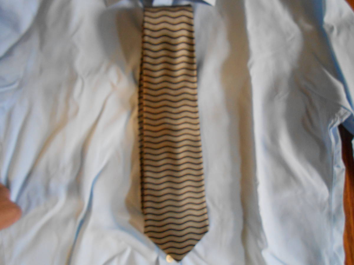 未使用（個人保管） レア品 ビンテージ 今はなき米国高級老舗 SULKA（1895年創業）フランス製 美しい豪華な波柄のタイ