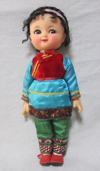 古い中国の人形「中国娃娃」 民族衣装 中華人民共和国製造 入手困難！