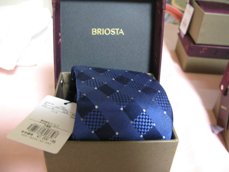 新品　BRIOSTA ネクタイ　定価7700円　ブルー　920-78002-80-492　ワールド　箱付