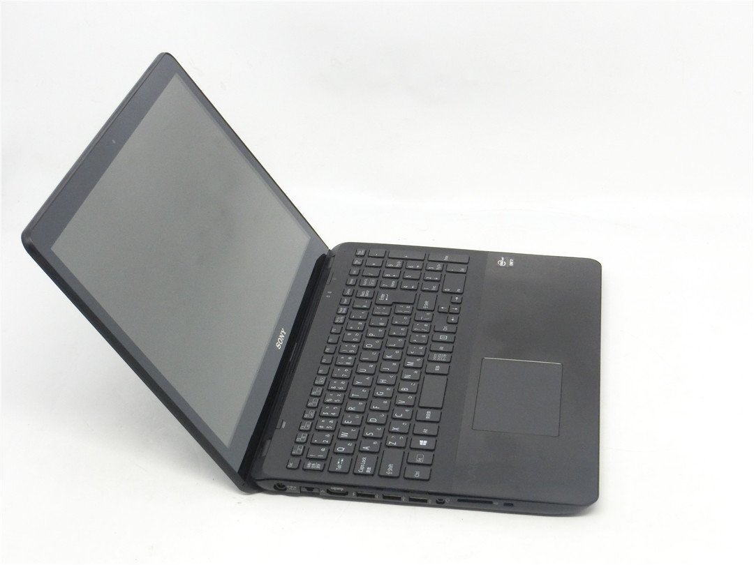 中古ノートパソコン　SONY　SVF15A18CJB　15.6型　COREi7 　通電します　起動しません　　詳細不明　ジャンク品