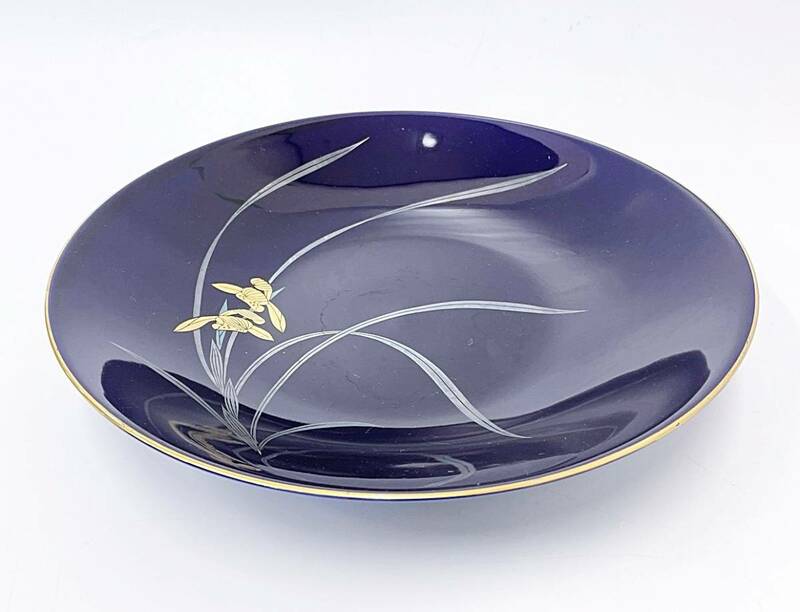 香蘭社 瑠璃色 大皿 菖蒲柄 花紋 丸皿 深皿 飾り皿 盛皿 食器 和食器 金彩 瑠璃 陶器製 陶磁器 金縁 