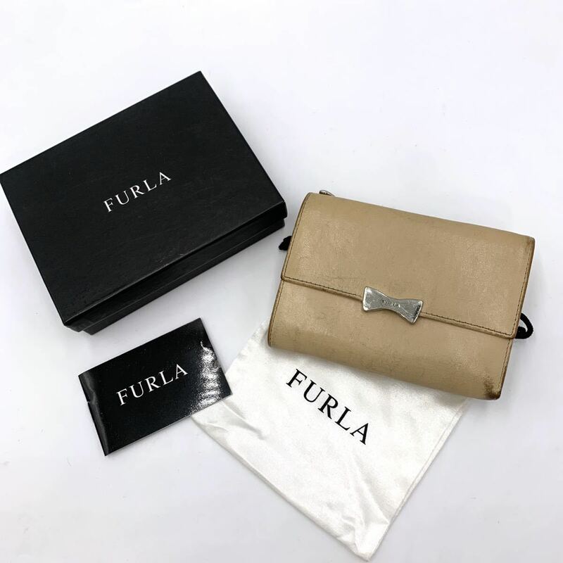 ＊ 付属品完備 イタリア製 '高級感溢れる' FURLA フルラ 本革 三つ折り 財布 小銭入れ付き 6カード入れ ウォレット レディース 