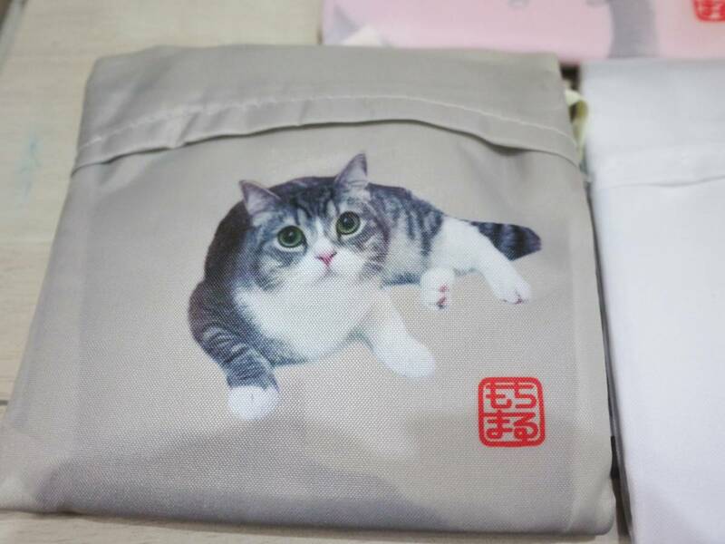 もちまる　DAISO　エコバッグ　新柄　ショッピングバッグ　ベージュ　新品　未使用　タグ付き　猫　もち様　ダイソー　　