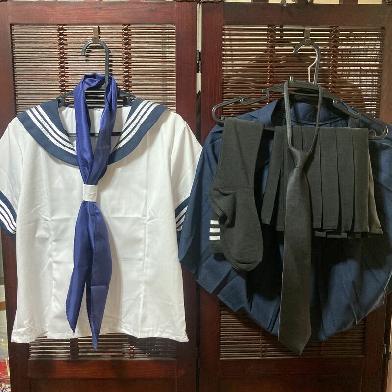 ファッション衣類　☆　廃番古着　コスプレ衣装　学生服　半袖シャツ　スカーフ　ネクタイ　スカート２種　Ｌ　ユニセックス　セーラー服