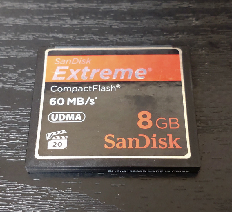 送料84円 CFカード サンディスク 8GB Sandisk 中古美品 動作確認済み コンパクトフラッシュ メモリーカード