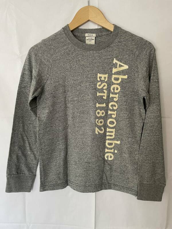 ★28a 新品 タグ付き abercrombie 長袖Tシャツ L 150cmくらい グレー アメリカ直営店購入★アバクロ ロンT デカロゴ