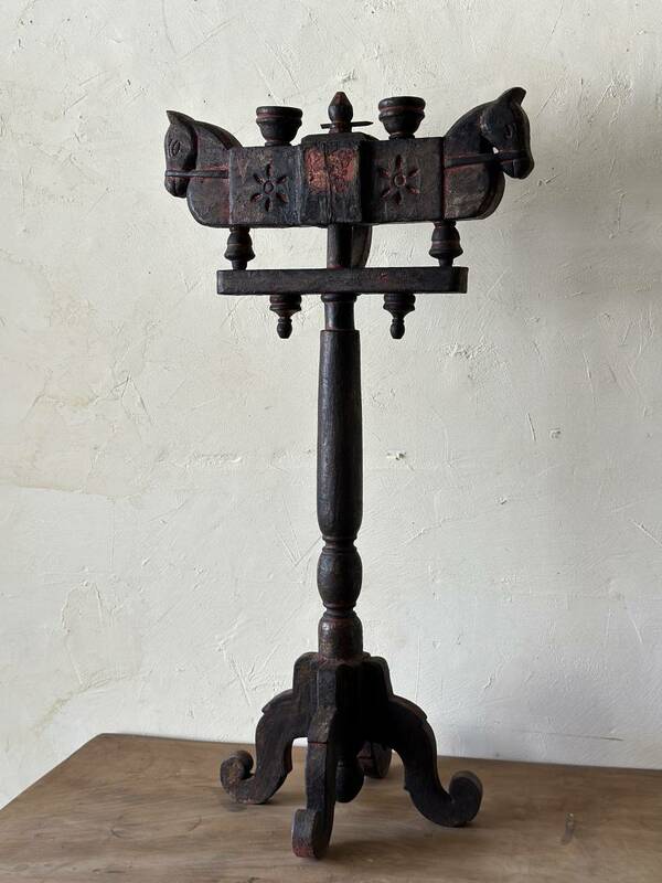 キャンドルスタンド　燭台　アンティーク　木彫り　木製　馬　オブジェ　アート　置物　インテリア　ディスプレイ　インド　古道具