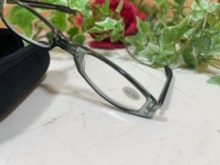 コンパクト折り畳みリーディング眼鏡（ろうがんきょう）+2.50◆未使用★Y-14