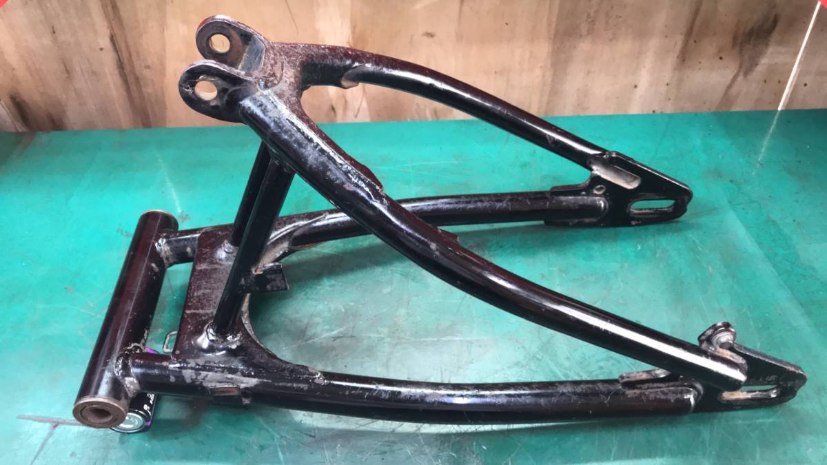 RZ250 ４L３ RZ350 ４U0 純正部品 4L0-22110-02-33 スイングアーム 当時モノ 予備ストックしてました 送料無料